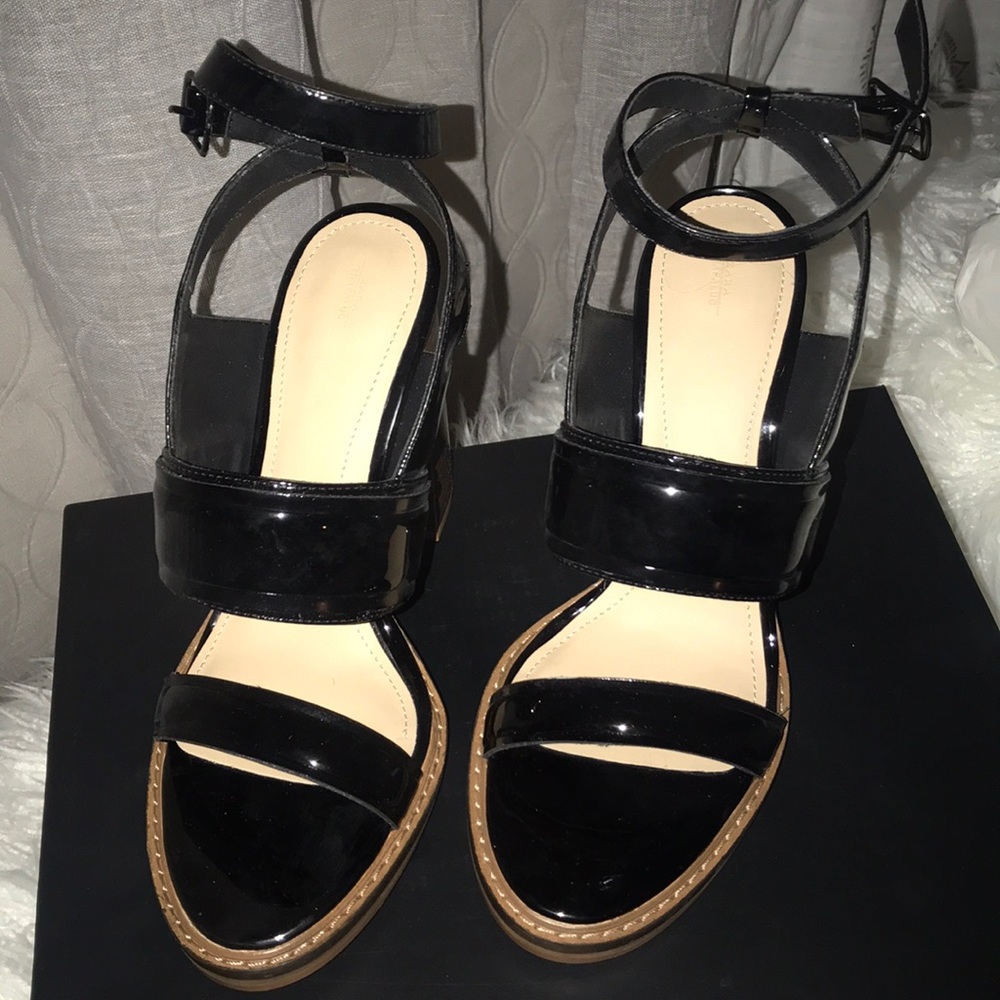 Patent Leather pumps - Picture 4 of 6